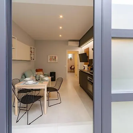 Champagne Loft Apartment *