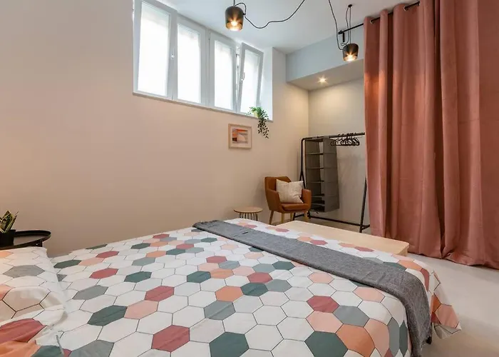 Champagne Loft *