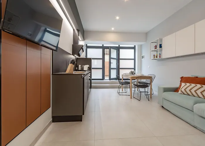 Champagne Loft Apartment *